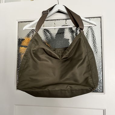 weekday: carry bag