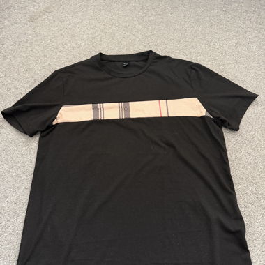 Schwarzes T-Shirt