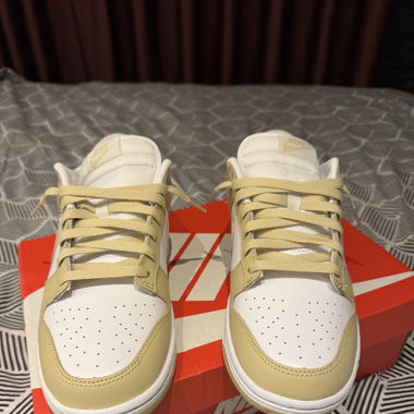 Nike Dunk Low (Team Gold)