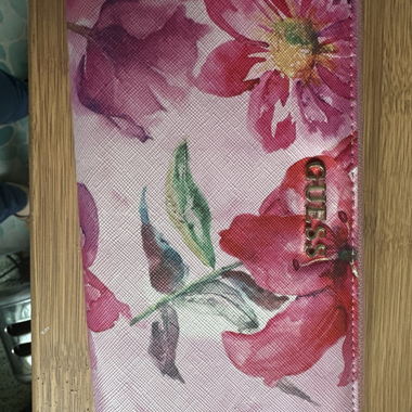 GUESS-Blumen-Geldbörse