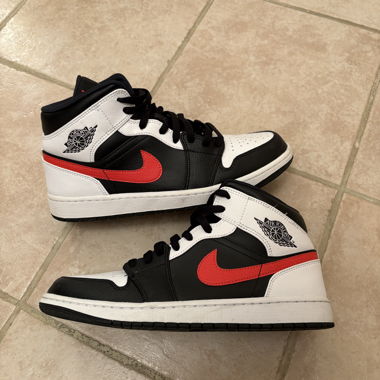 Jordan 1 Mid