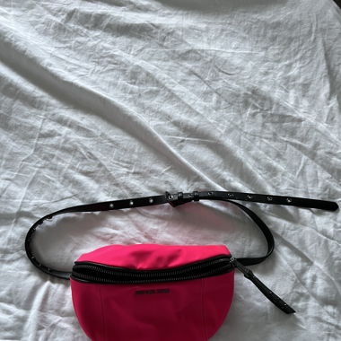pinkyyy bauchtasche 