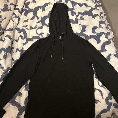 Schwarzer Hoodie