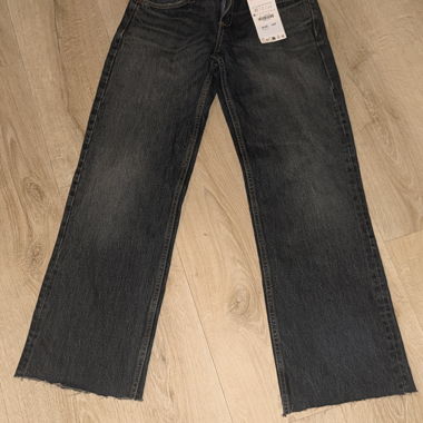 Black wide-leg jeans