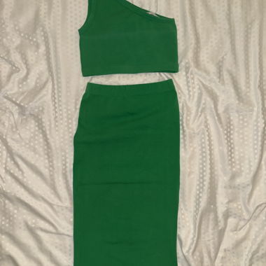 Completo gonna e top verde