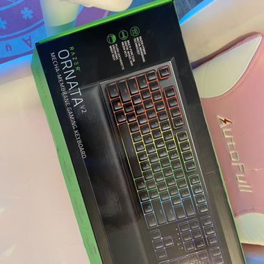 Razer Ornata V2 - CH, cablato