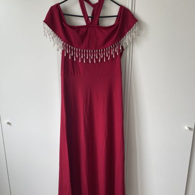 Abito bordeaux elegante
