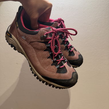 Low-cut Hiking Shoes 39