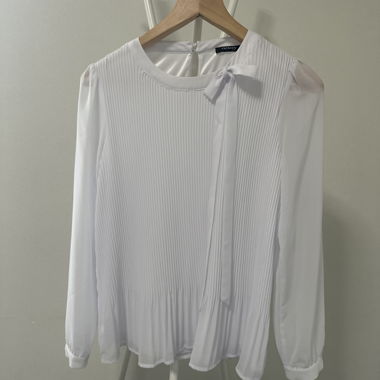 Blusa Bianca con Fiocco