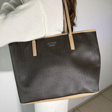 Borsa a tracolla Guess marrone