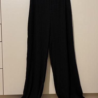Black wide-leg trouser