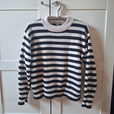 Gestreifter Strickpullover in Schwarz-Weiss, Gr. M