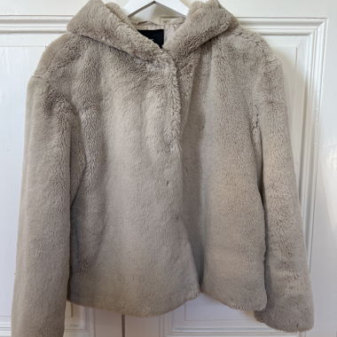 Manteau en fausse fourrure