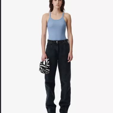 Neue Iro-Jeans