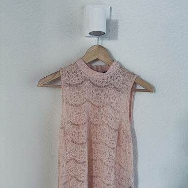 Spitzenshirt im pinken Blushton
