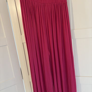 langer plissierter rock rosa fuchsia
