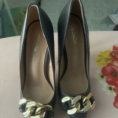 DeeZee Schuh