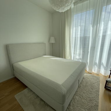 Letto boxspring grigio chiaro Ikea Duvnik 160x200