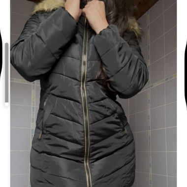 Schwarze Winterjacke