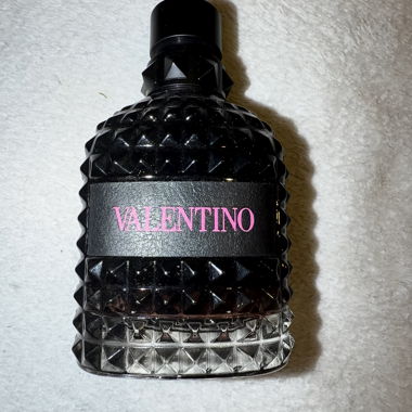 Profumo Valentino Born in Roma