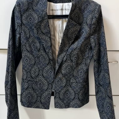 Drykorn - Kurzer Blazer mit Paisley-Muster