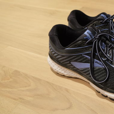 Brooks Ghost 12 Schwarz Blau SS20 Damenschuhe