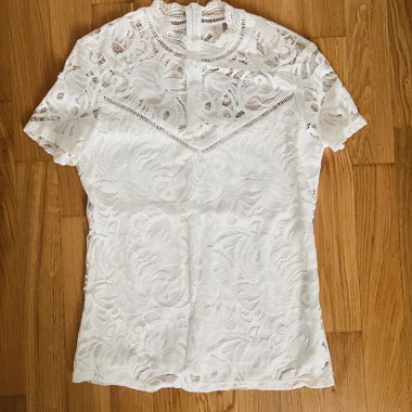 Shirt in weiss aus Spitze
