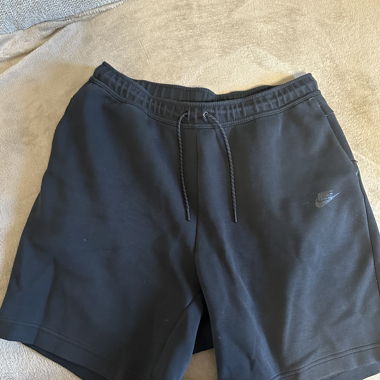 Short Nike tech fleece