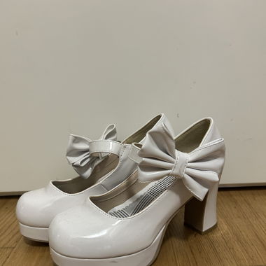 Harajuku Heels White Bow