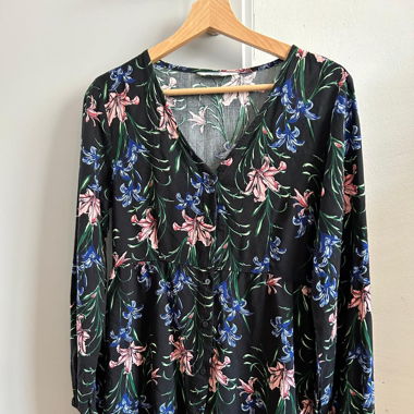 Langarm Blumen Kleid 