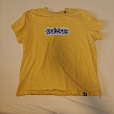 Adidas T-shirt mit Graffiti Druck 