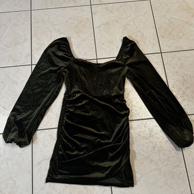 Vestito in velluto Cider con maniche a sbuffo XS