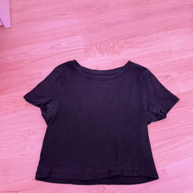 Schwarzes Top