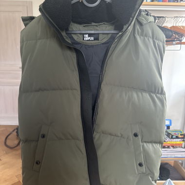 The KOOPLES khaki sleeveless hooded jacket