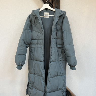 Blaue Winterjacke