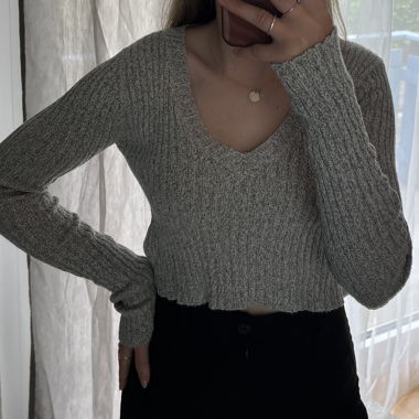 Brandy Melville sweater