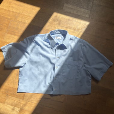 Cropped light/sky blue vintage shirt 