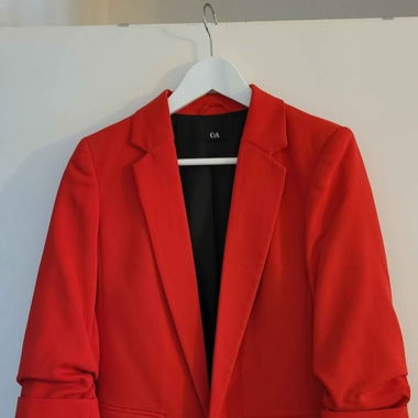 Roter Blazer
