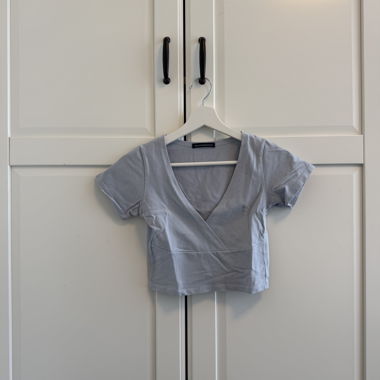 Hellblaues Cropped-Top