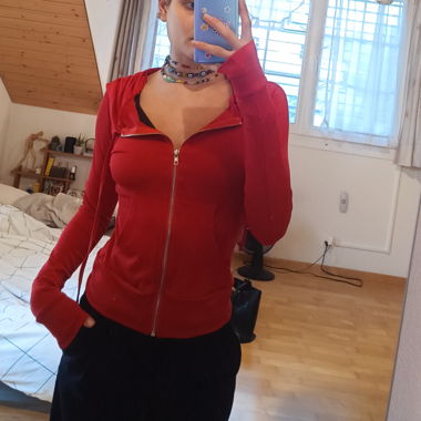 Dünnes Kapuzenjäggli rot