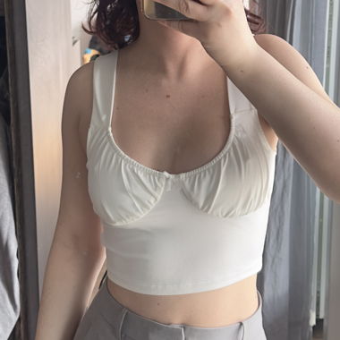 Top corto bianco arricciato