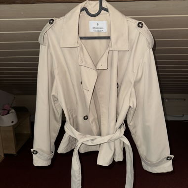 Trench corto beige