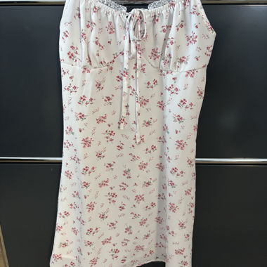 Robe d'été à fleurs roses