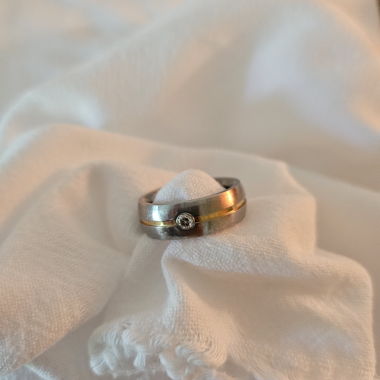 Bague avec pierre