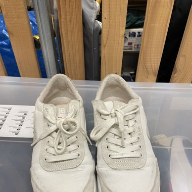 Sneaker