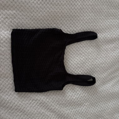 Black ribbed crop top