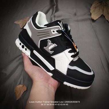 LV sneaker