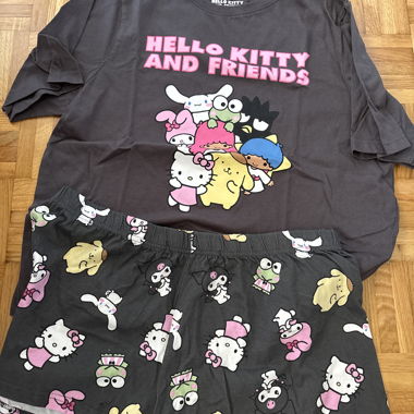 Hello-Kitty-Pyjama-Set