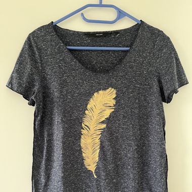 T-Shirt mit Goldfederblatt