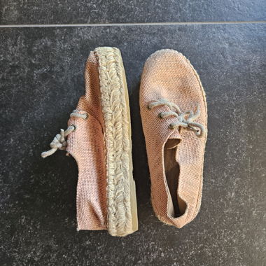 Rosa Espadrilles aus Kordel
